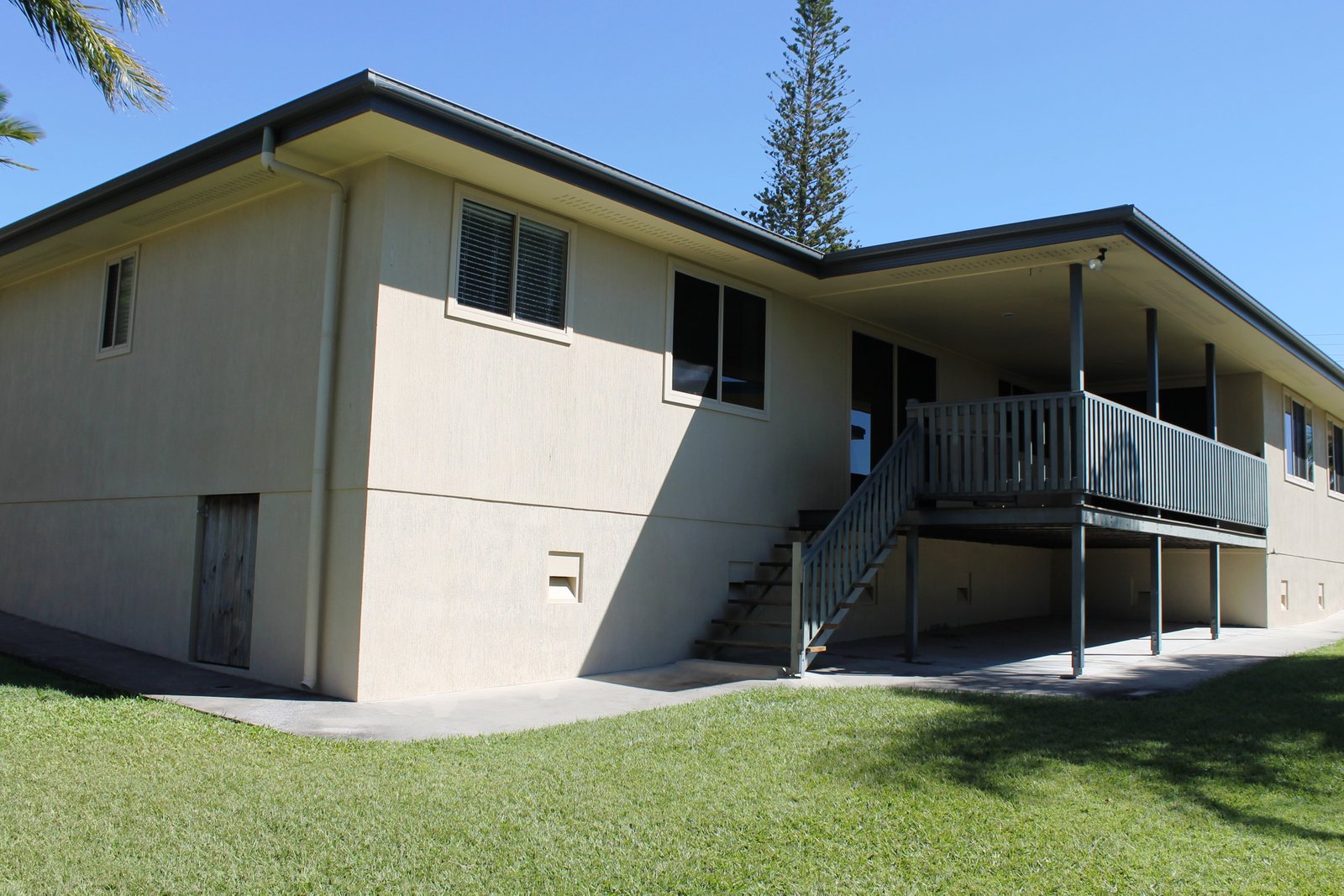 6 Swains Court BOYNE ISLAND 17