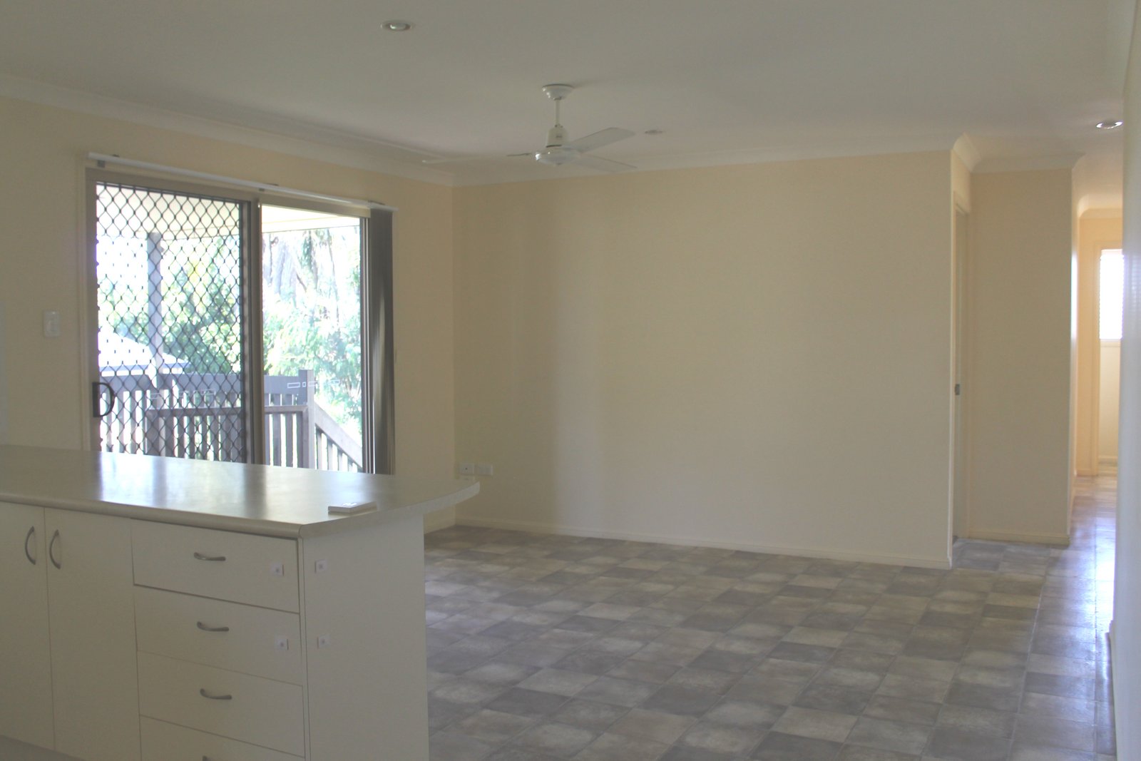 6 Swains Court BOYNE ISLAND 11