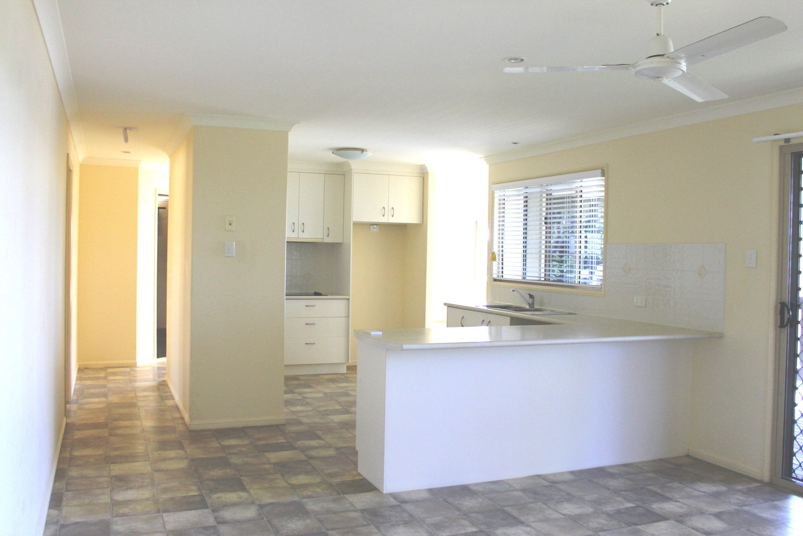 6 Swains Court BOYNE ISLAND 13