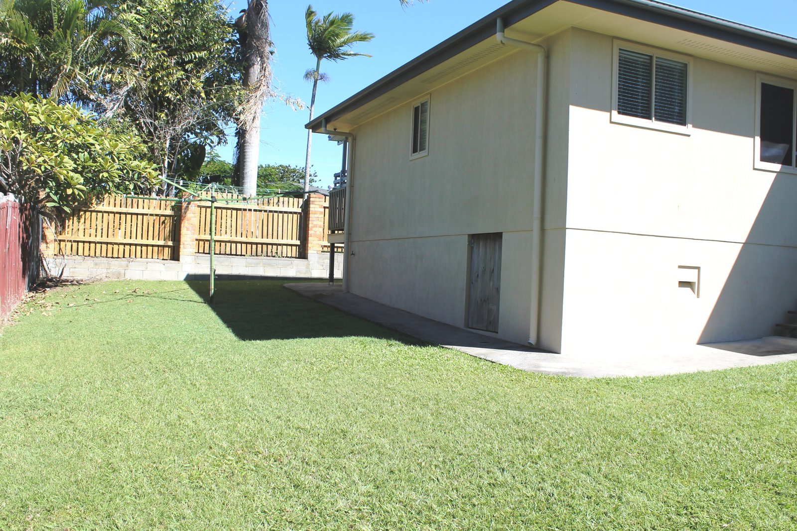 6 Swains Court BOYNE ISLAND 16