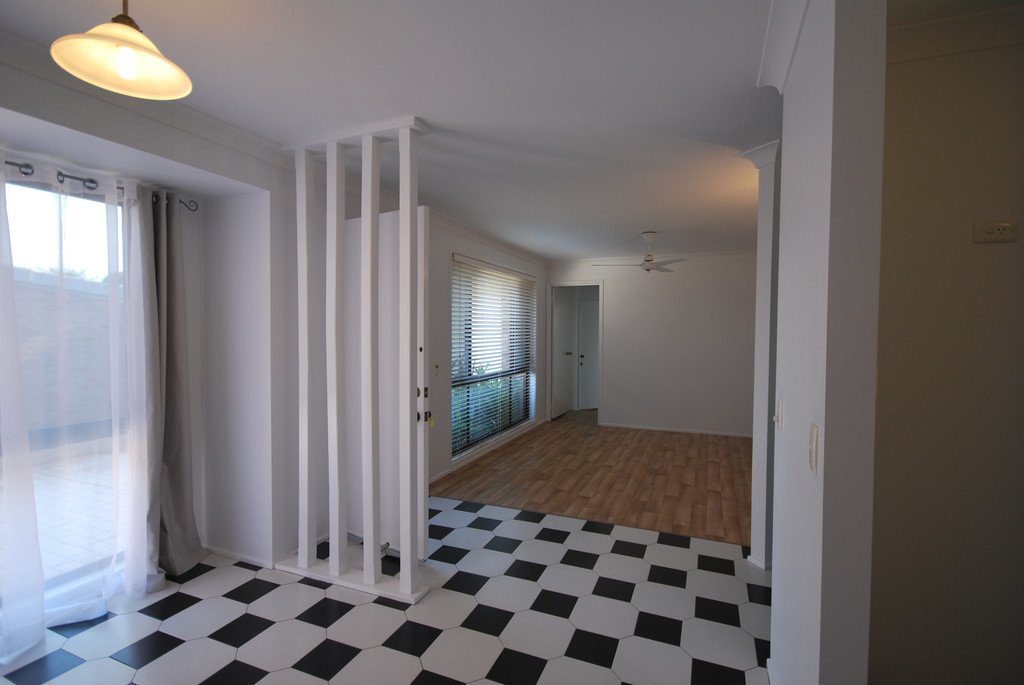 6 Swan Place BURLEIGH WATERS 2