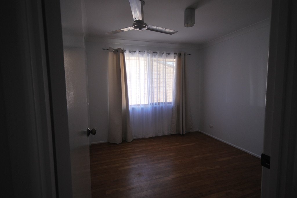 6 Swan Place BURLEIGH WATERS 5