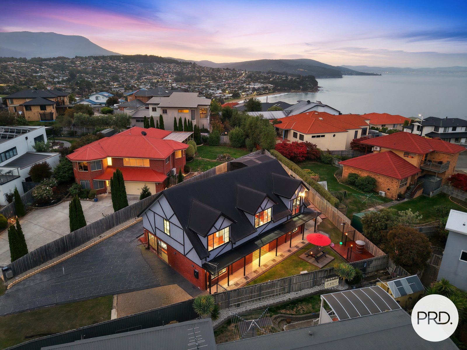 6 Syracuse Place BLACKMANS BAY 2