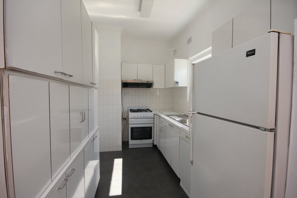 6 Tallawalla Street BEVERLY HILLS 2