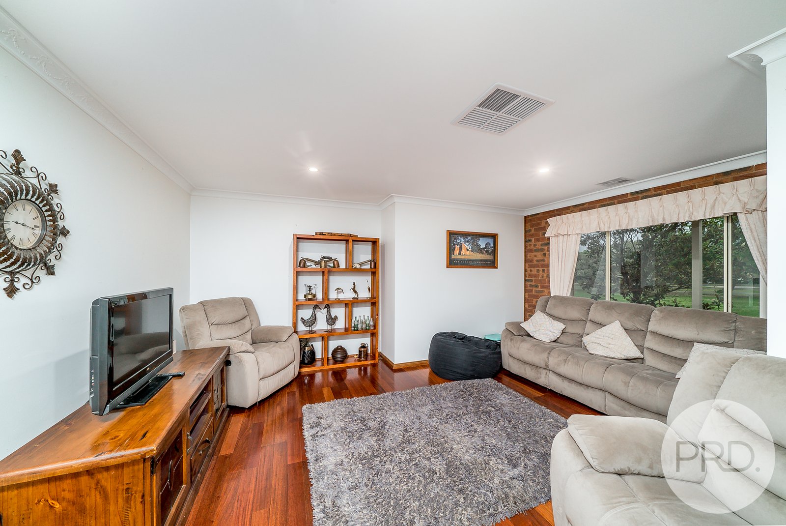 6 Tallowood Crescent LAKE ALBERT 8