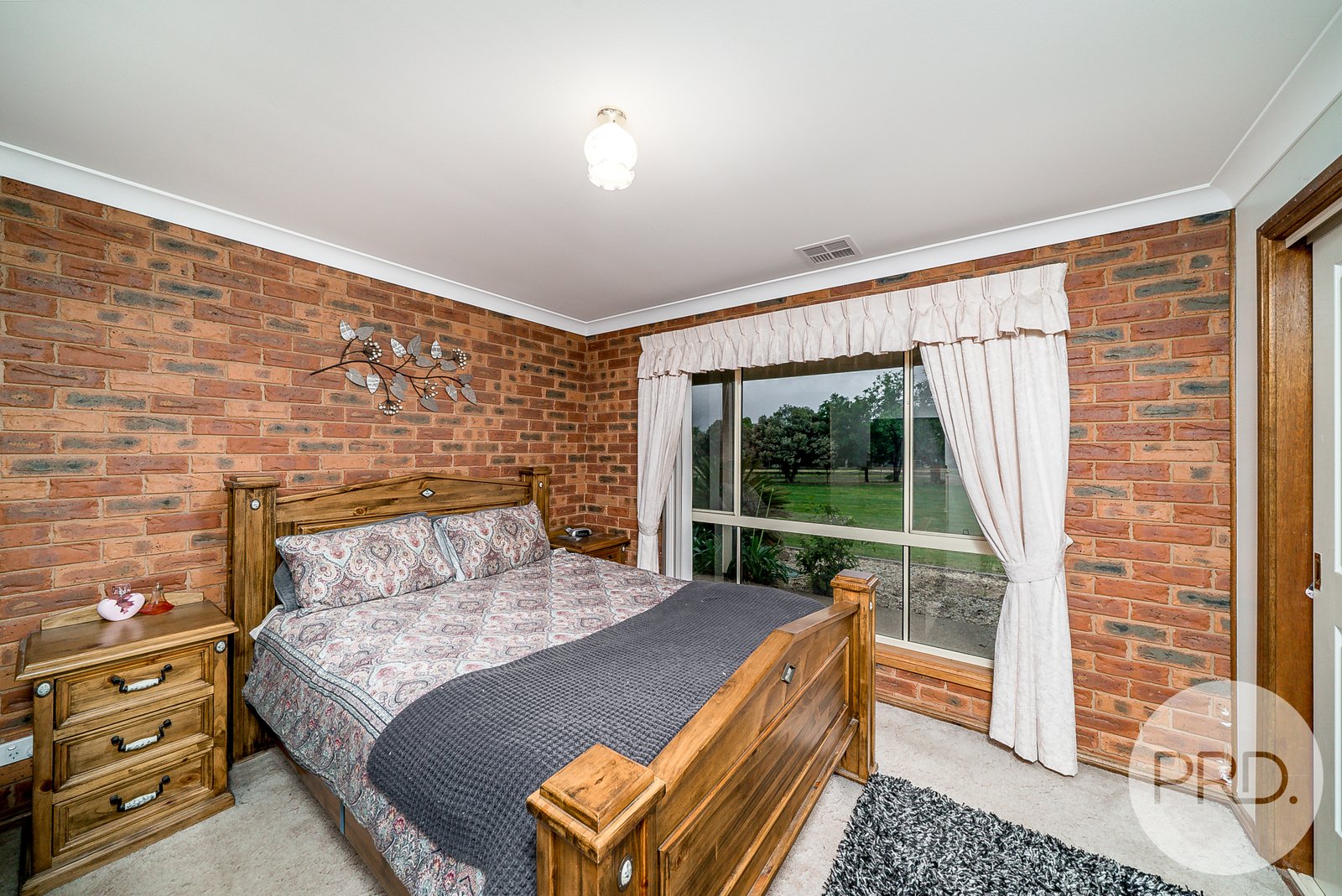 6 Tallowood Crescent LAKE ALBERT 10