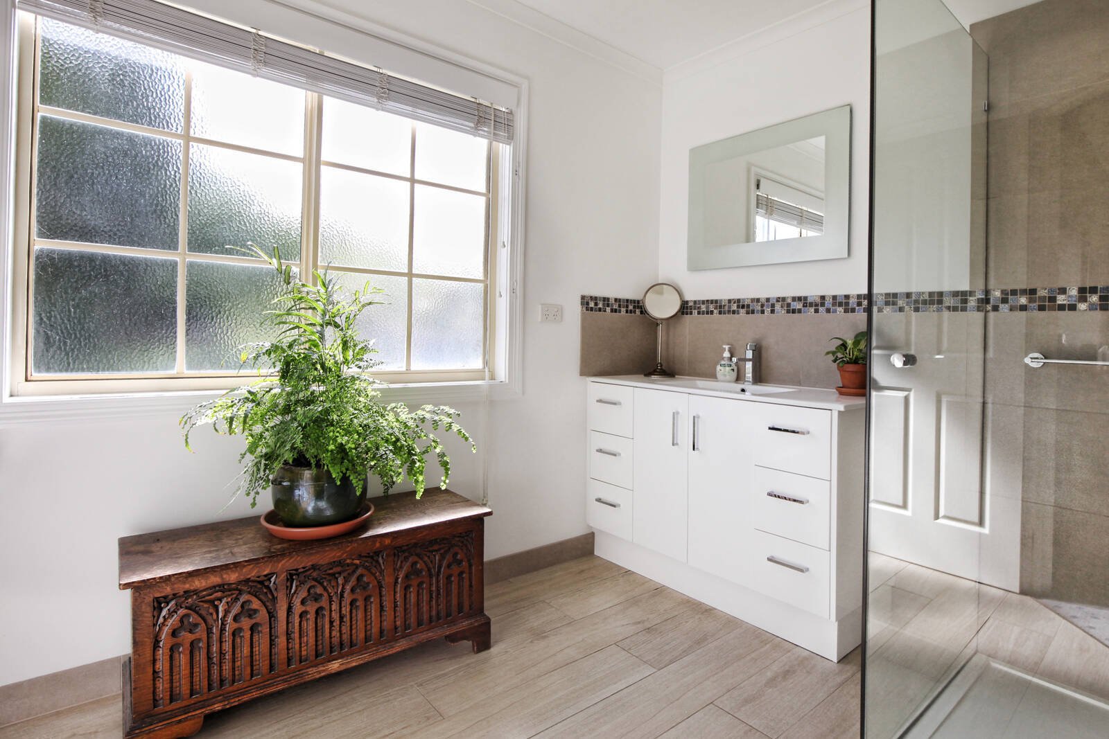 Real Estate and Property in 6 Tennyson Street, Woodend, VIC