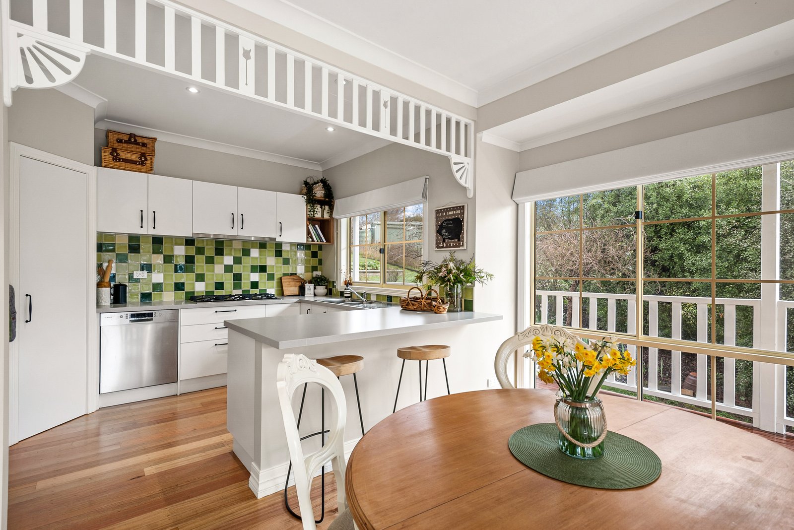 Real Estate and Property in 6 Tennyson Street, Woodend, VIC