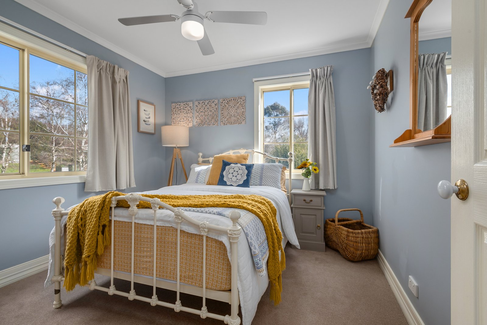 Real Estate and Property in 6 Tennyson Street, Woodend, VIC