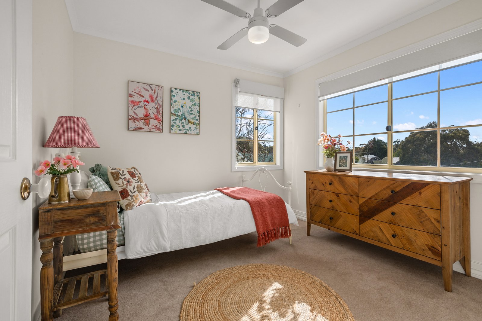 Real Estate and Property in 6 Tennyson Street, Woodend, VIC