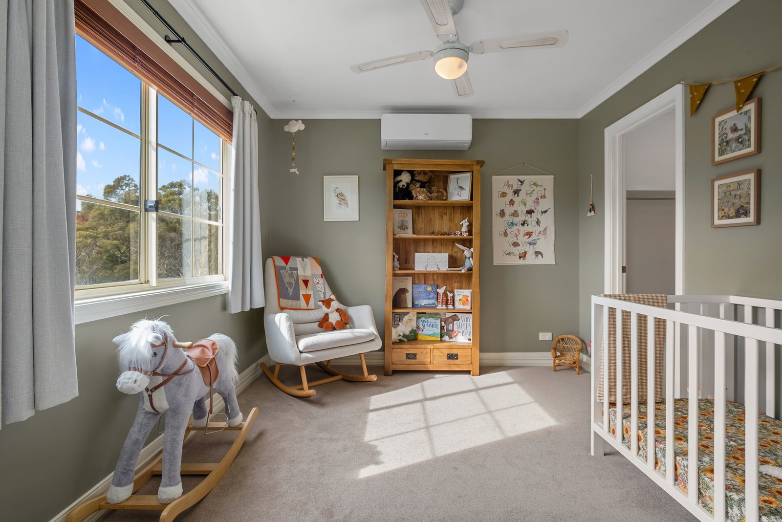 Real Estate and Property in 6 Tennyson Street, Woodend, VIC