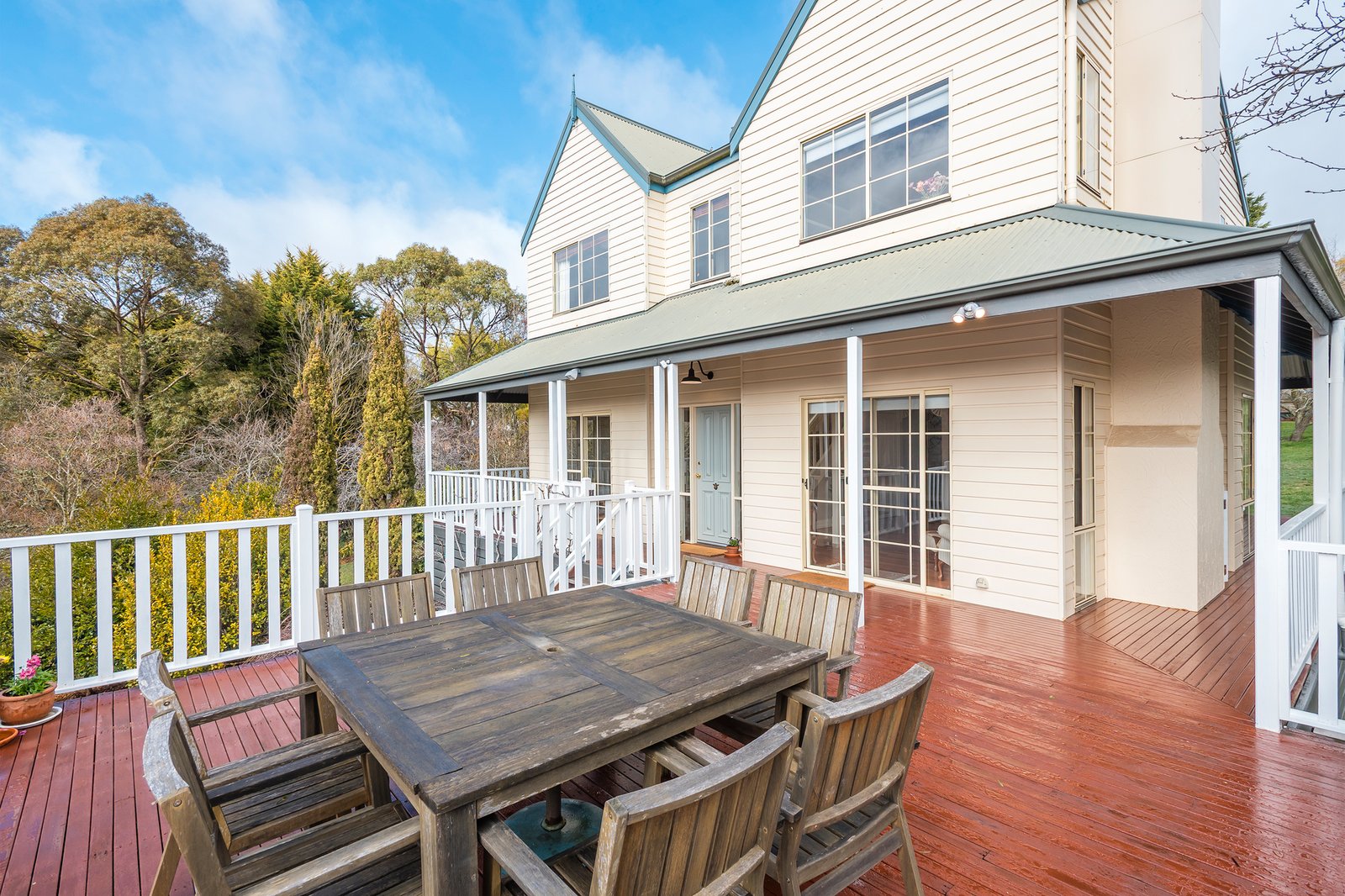 Real Estate and Property in 6 Tennyson Street, Woodend, VIC