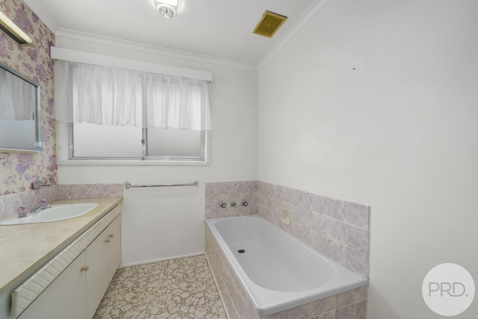 6 Tenth Avenue WEST MOONAH 6