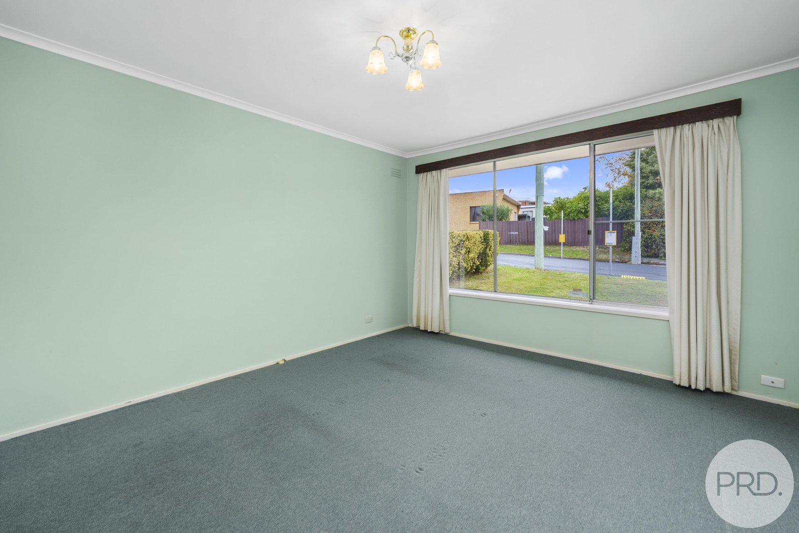 6 Tenth Avenue WEST MOONAH 7