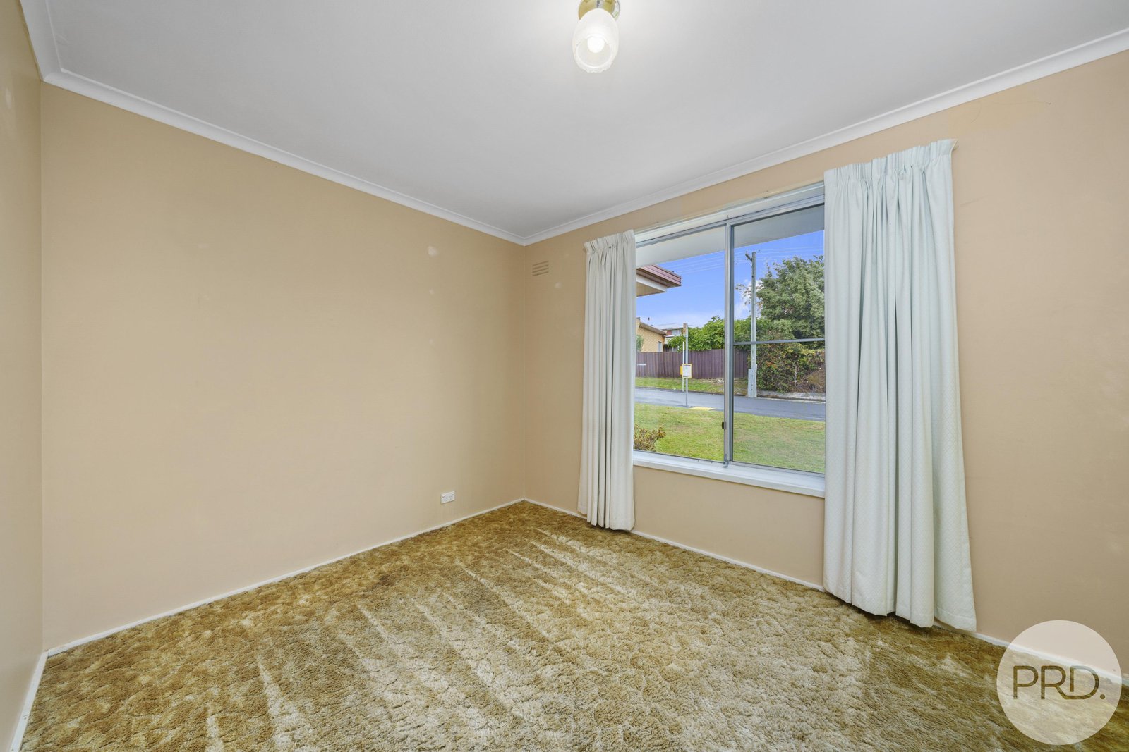 6 Tenth Avenue WEST MOONAH 9