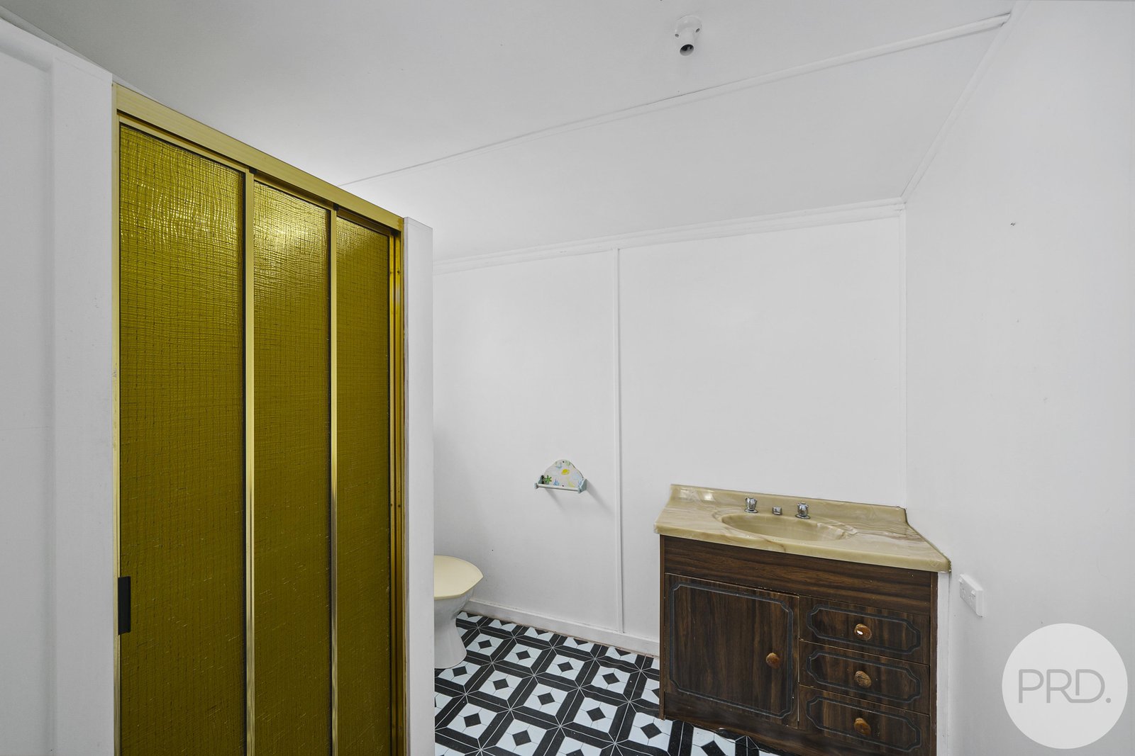 6 Tenth Avenue WEST MOONAH 17