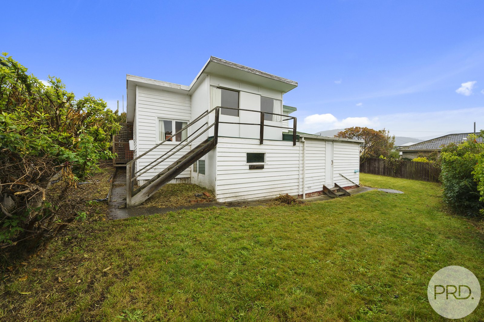 6 Tenth Avenue WEST MOONAH 19