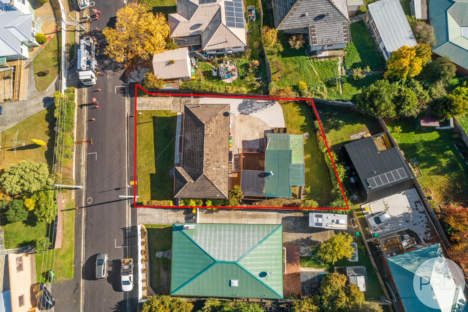 6 Tenth Avenue WEST MOONAH 24