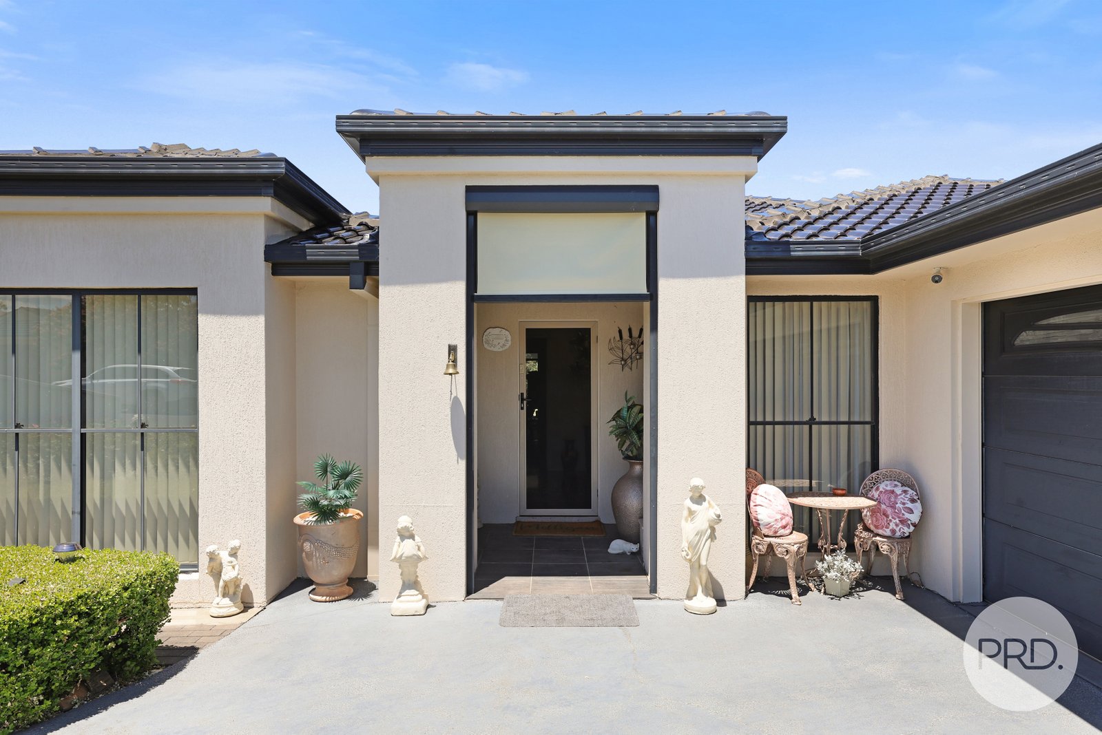 6 The Grove TAMWORTH 2