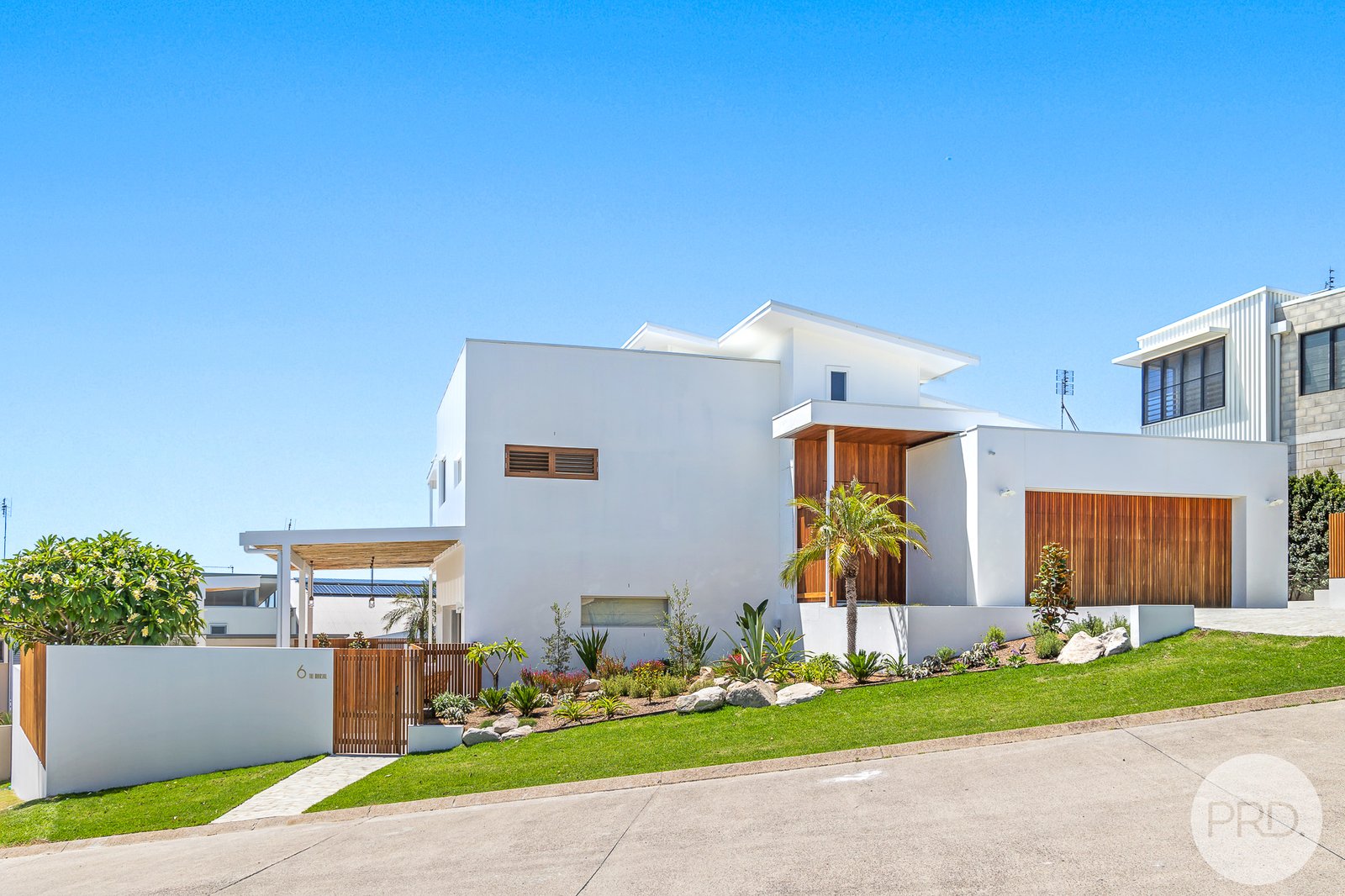 6 The Mainsail  BOAT HARBOUR 1