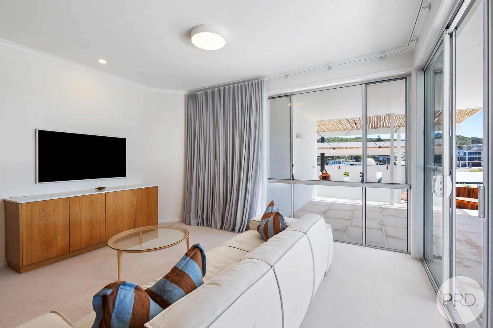 6 The Mainsail  BOAT HARBOUR 20