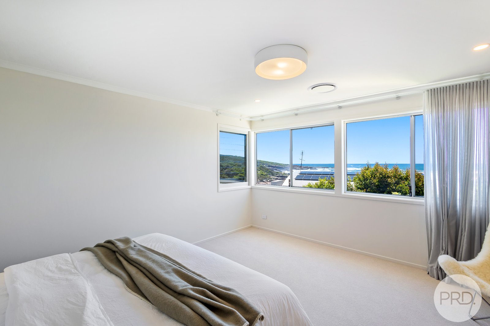 6 The Mainsail  BOAT HARBOUR 24