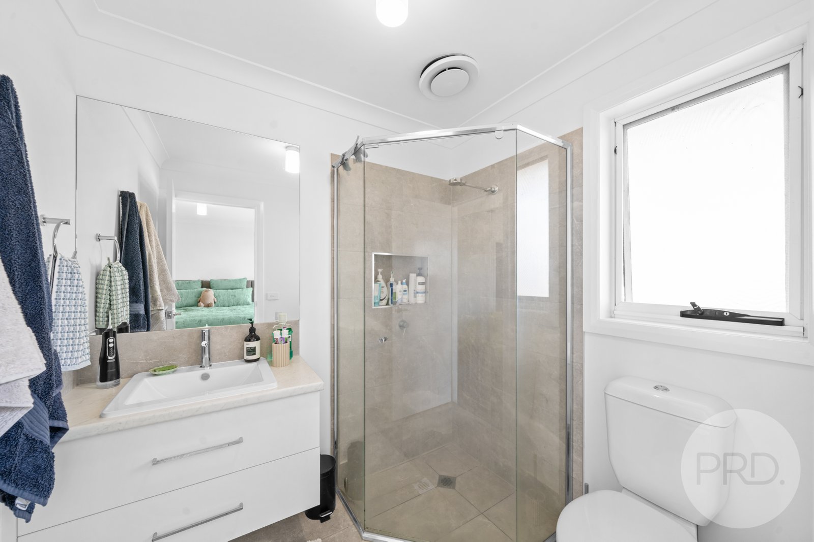 6 The Peaks Terrace GOBBAGOMBALIN 9