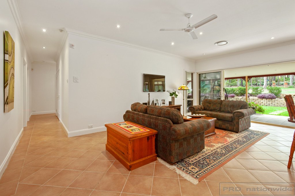 6 Thornbill Grove THORNTON 7