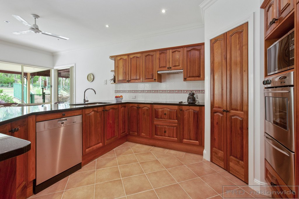 6 Thornbill Grove THORNTON 9