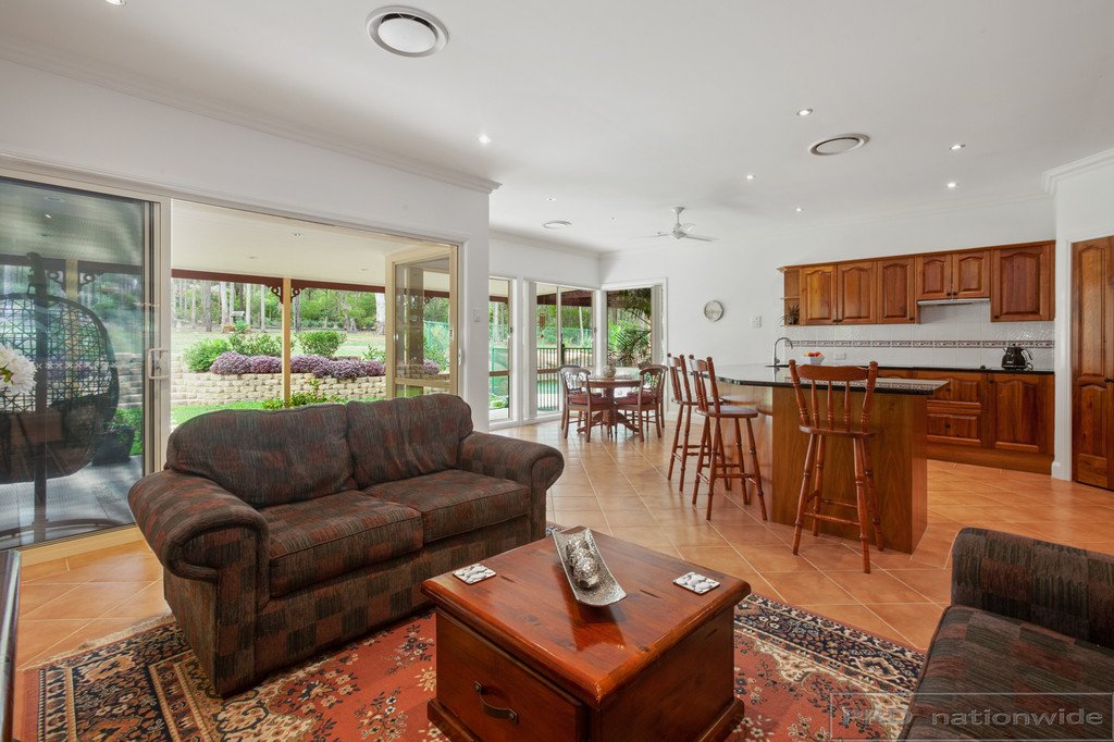 6 Thornbill Grove THORNTON 11