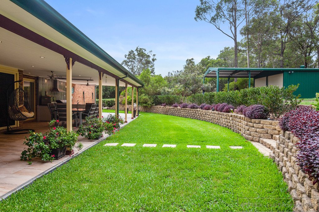 6 Thornbill Grove THORNTON 19