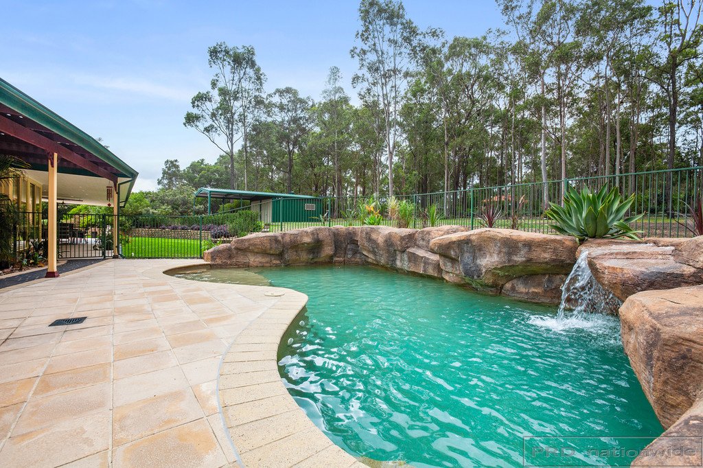 6 Thornbill Grove THORNTON 21