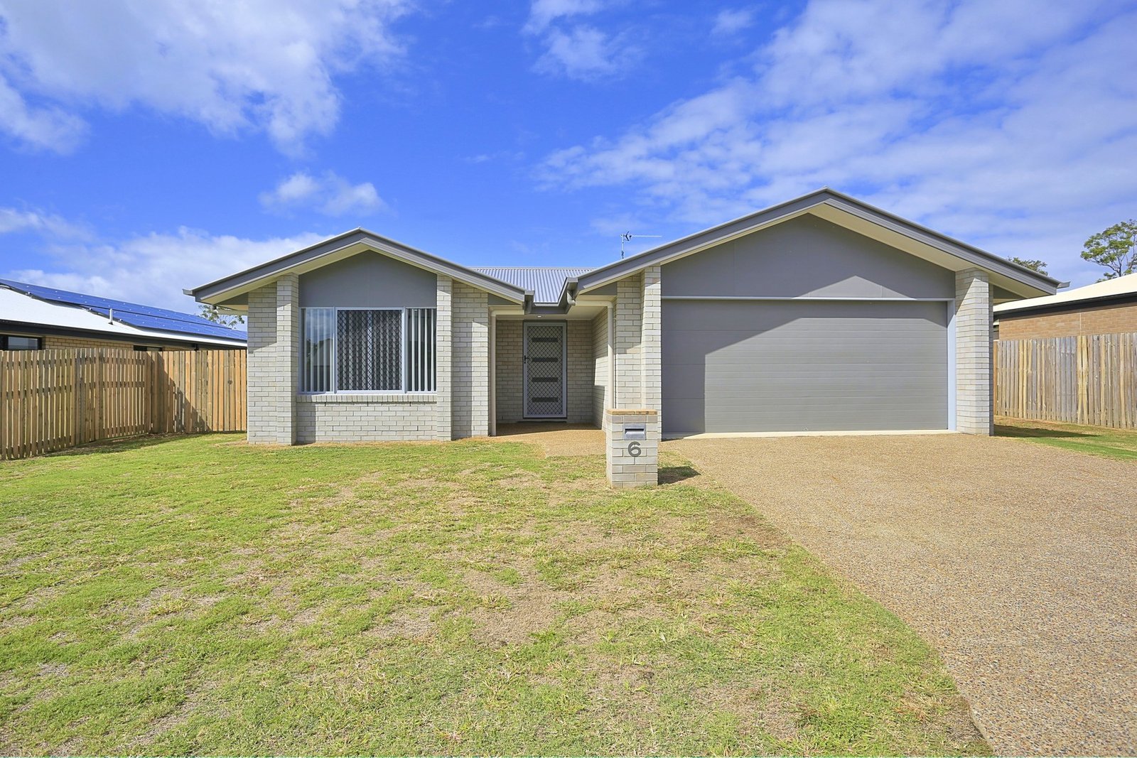 6 Tina Drive URANGAN 1