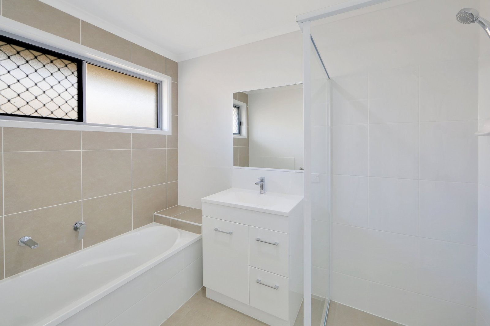 6 Tina Drive URANGAN 16