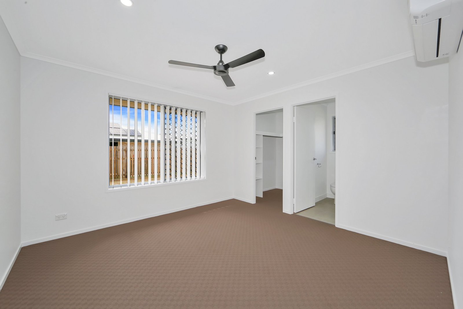 6 Tina Drive URANGAN 17
