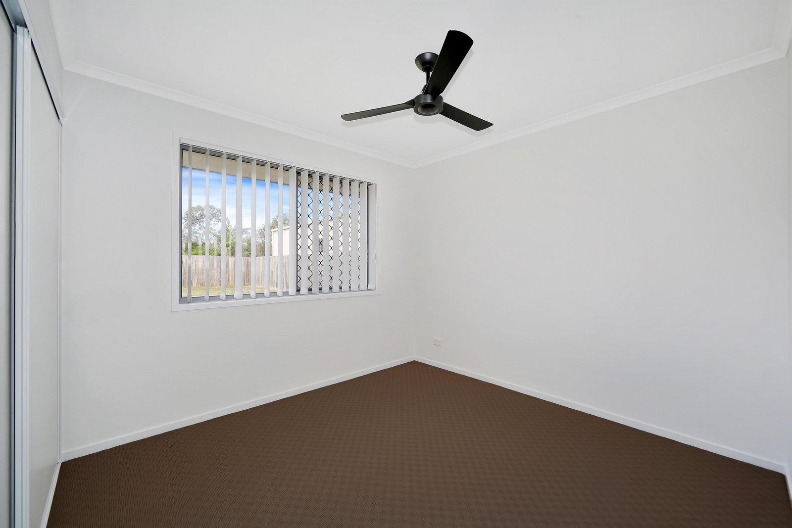 6 Tina Drive URANGAN 20