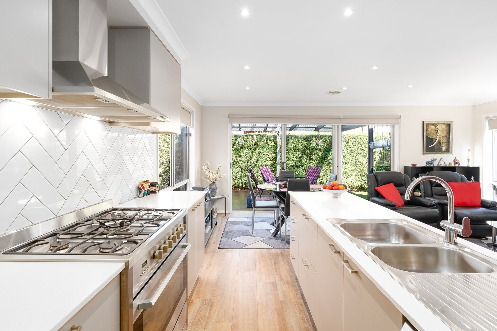 Gallery: 6 Trent Crescent