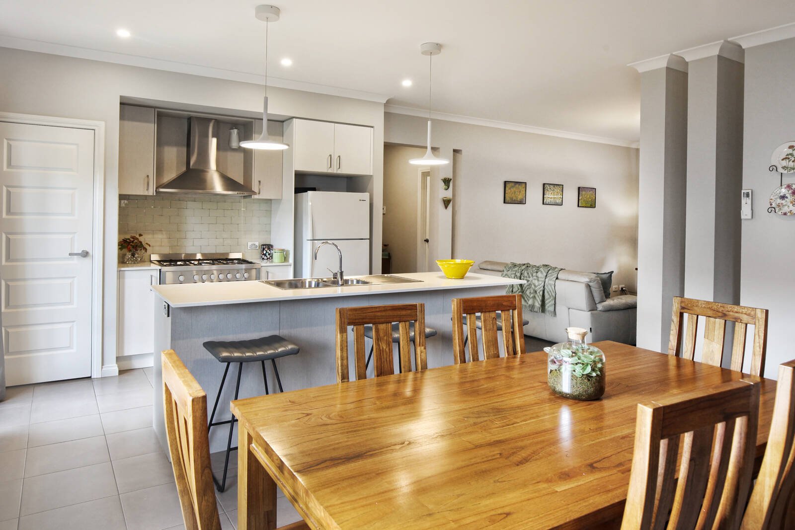 Real Estate and Property in 6 Tributary Way, Woodend, VIC