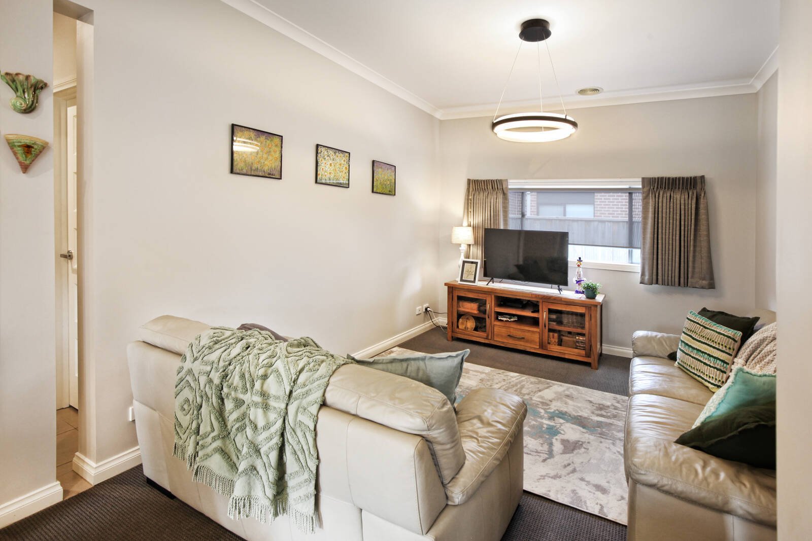 Real Estate and Property in 6 Tributary Way, Woodend, VIC