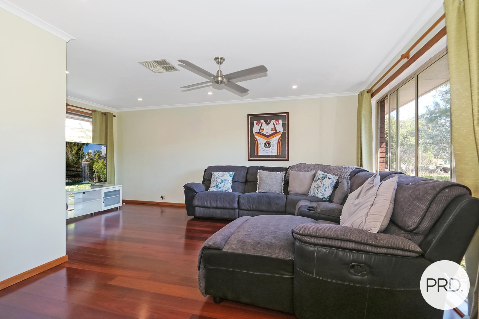 6 Troon Court THURGOONA 3