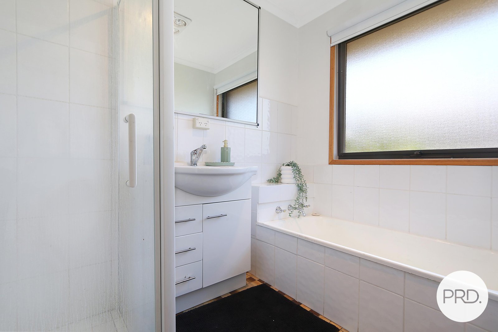 6 Troon Court THURGOONA 10