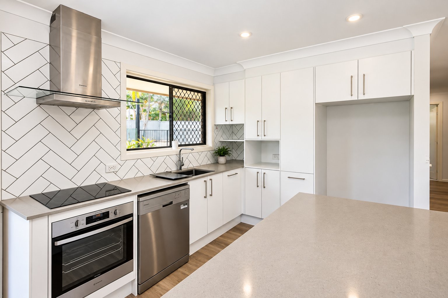 6 Tumbarumba Avenue ASHMORE 5