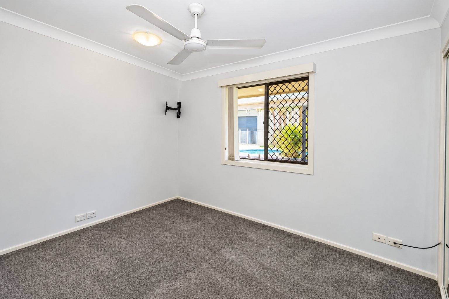 6 Tumbarumba Avenue ASHMORE 14
