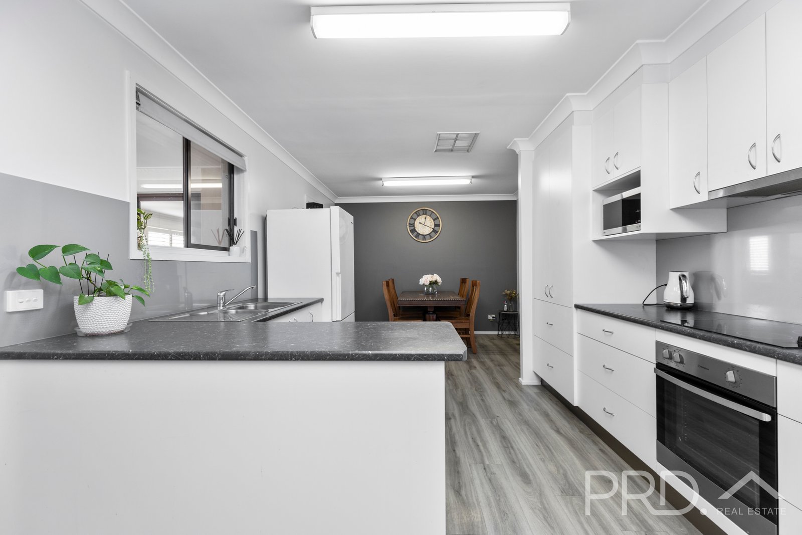 6 Tumut Street ADELONG 3