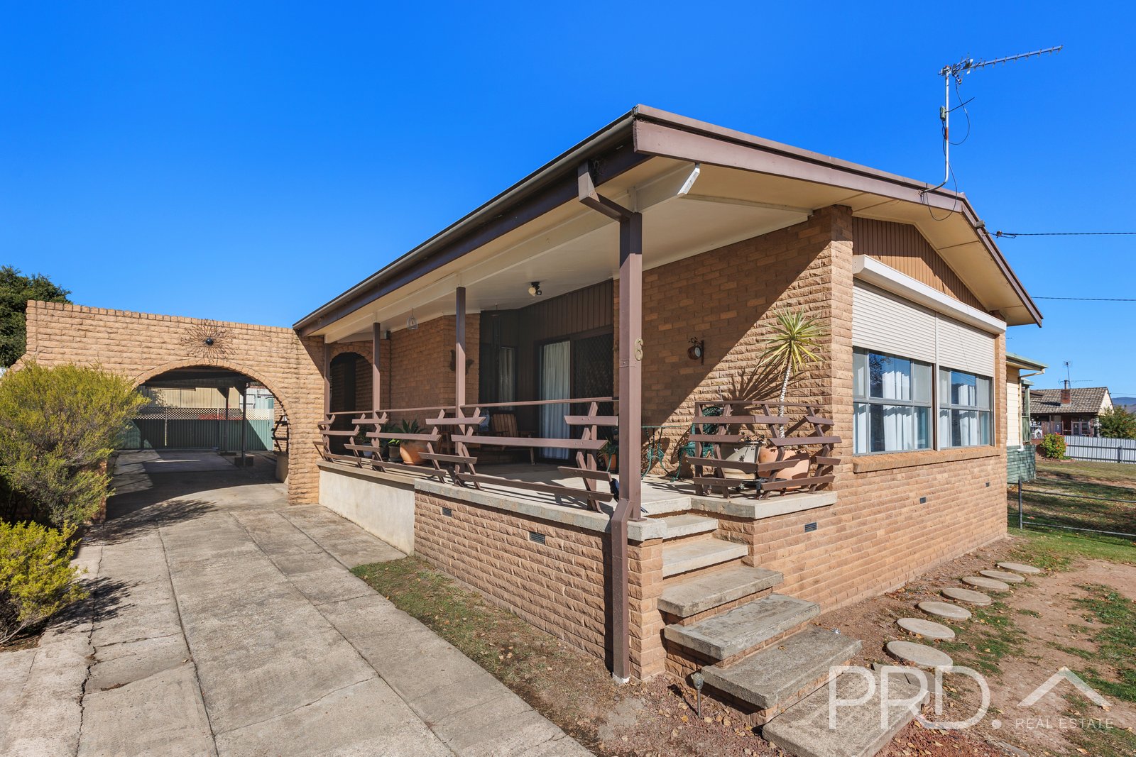 6 Tumut Street TUMUT 19