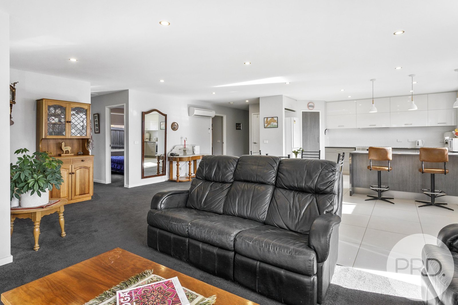 6 Vasili Court OAKDOWNS 6