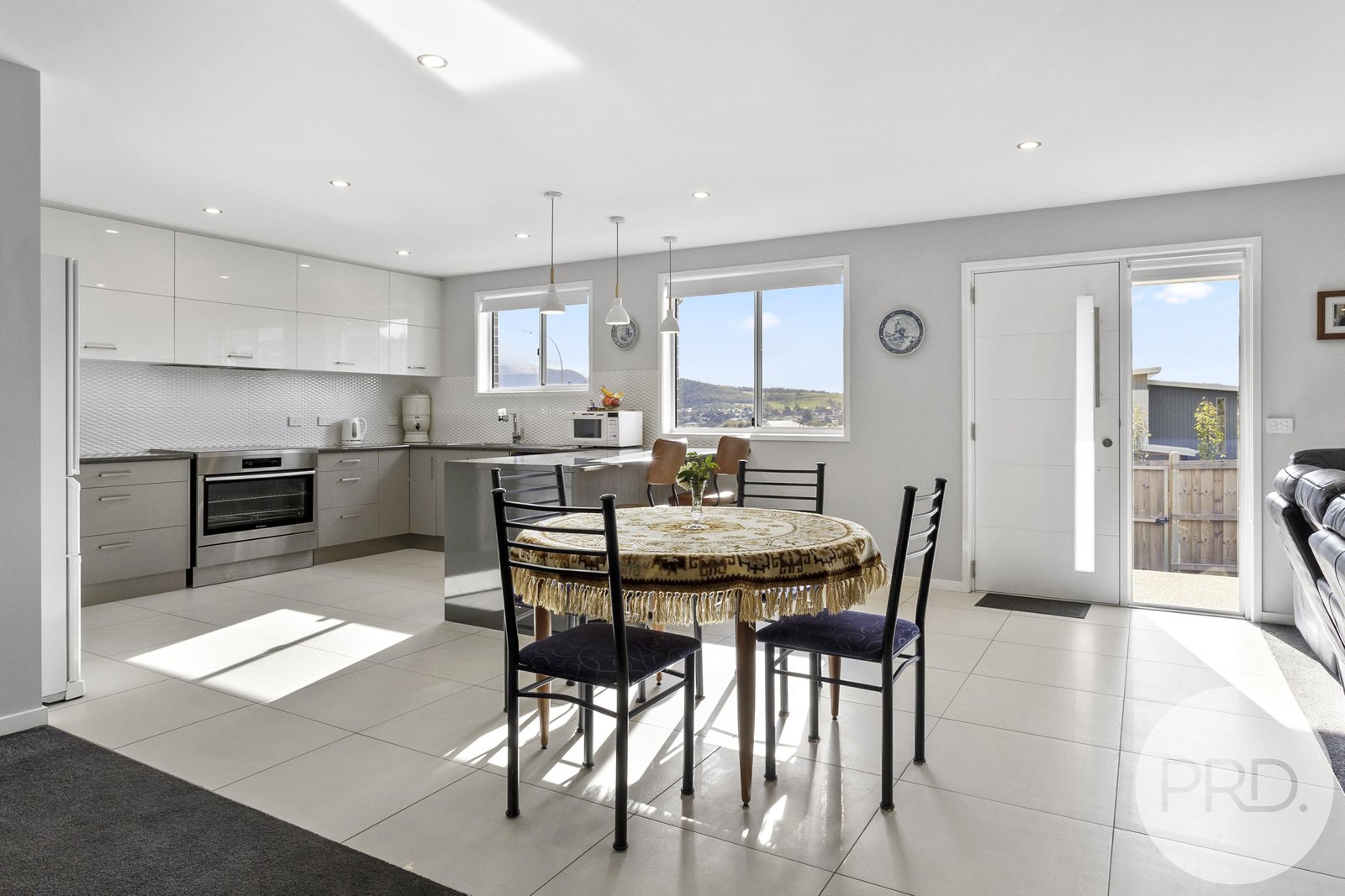 6 Vasili Court OAKDOWNS 7