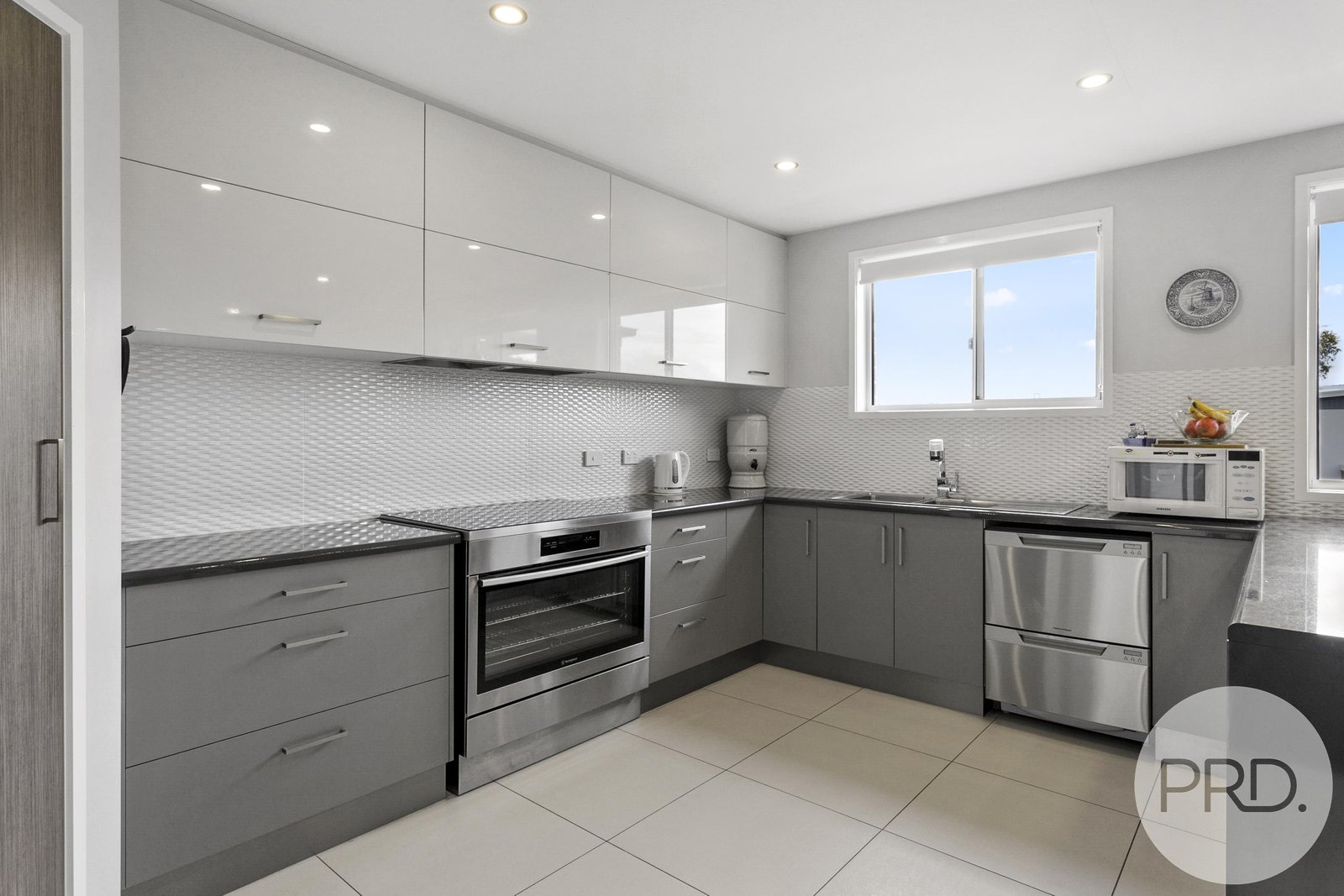 6 Vasili Court OAKDOWNS 8