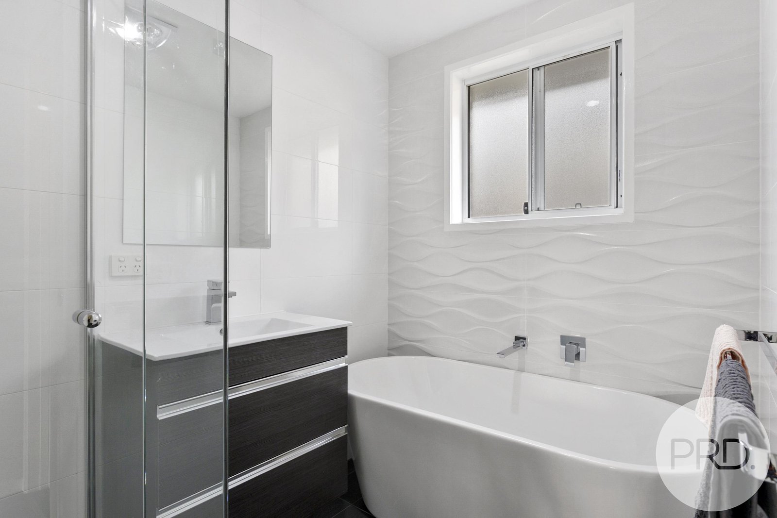 6 Vasili Court OAKDOWNS 12