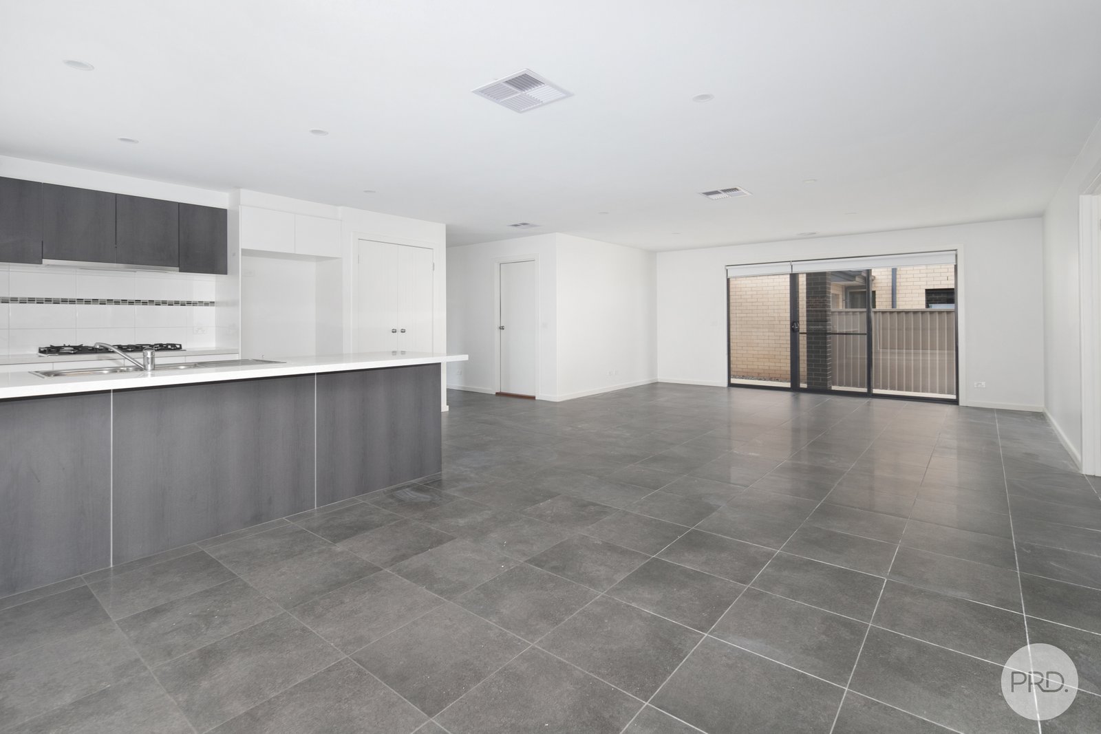 6 Venice Drive WINTER VALLEY 3